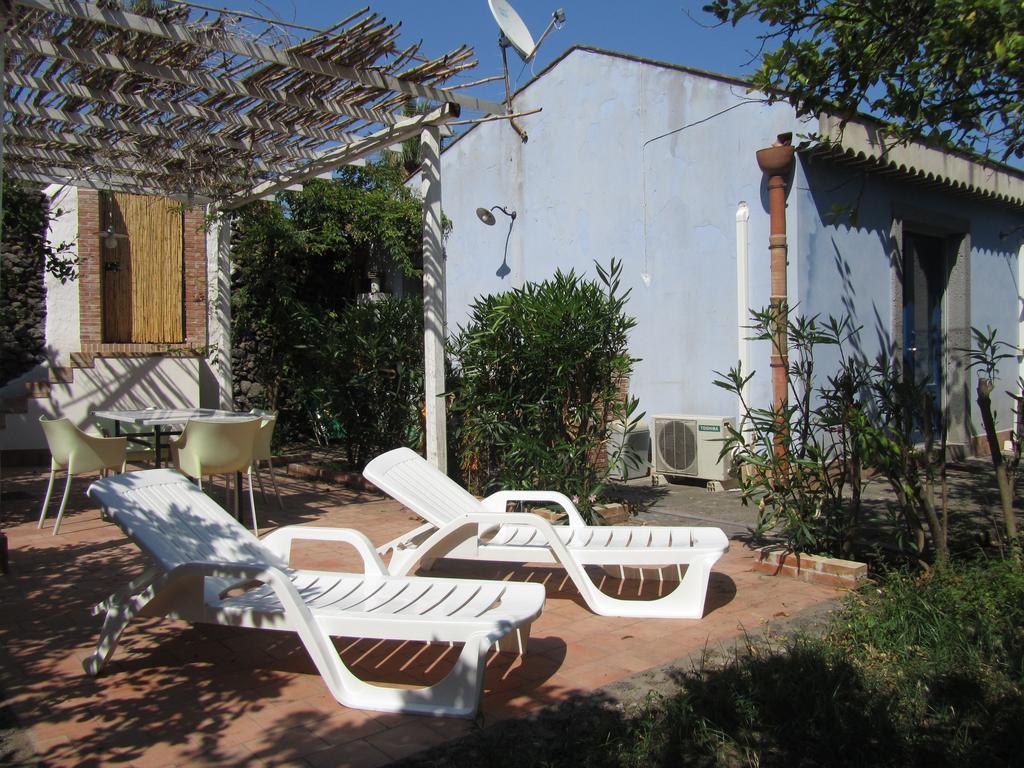 Appartamento Come In Sicily La Pietra Monaca Acireale Camera foto